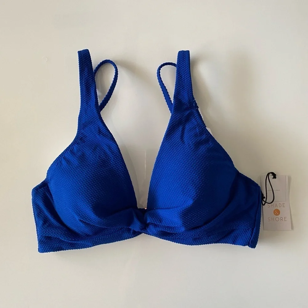 NWT Women's Blue Twist-Front Bikini top